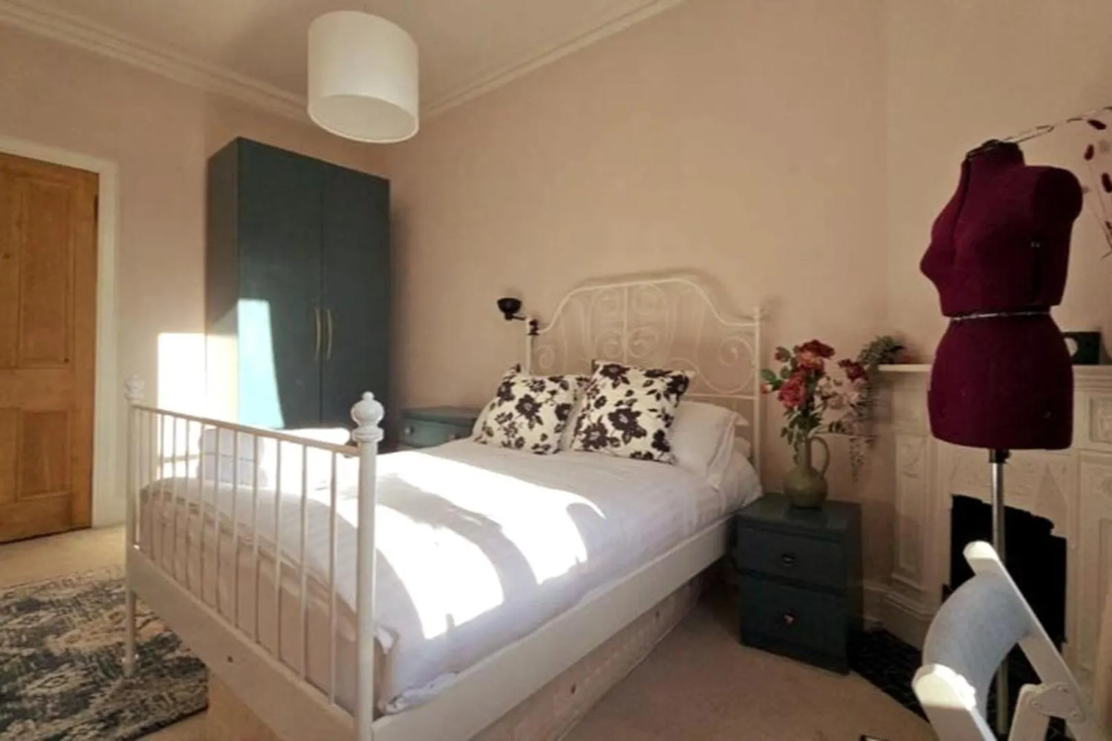 Classic 2Bd Georgian Flat In Central Leith Edimburgo